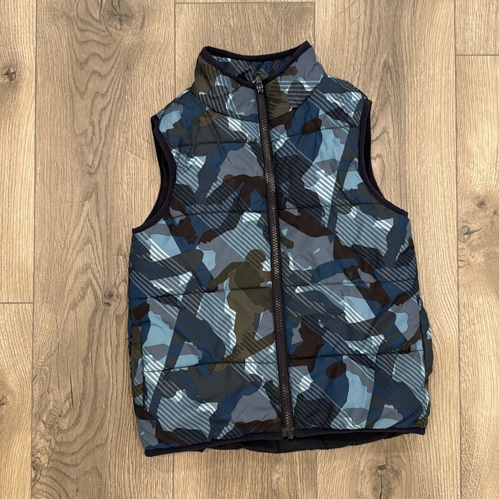 Gymboree boys' blue camouflage puffer vest size S（5-6）